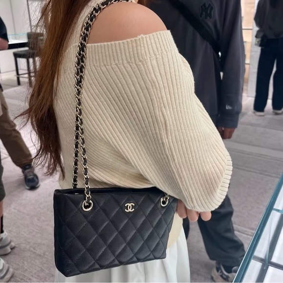 ❌❌❌ NOT AVAILABLE BRAND NEW CHANEL 25c MINI TOTE BAG - Picture 1 of 15